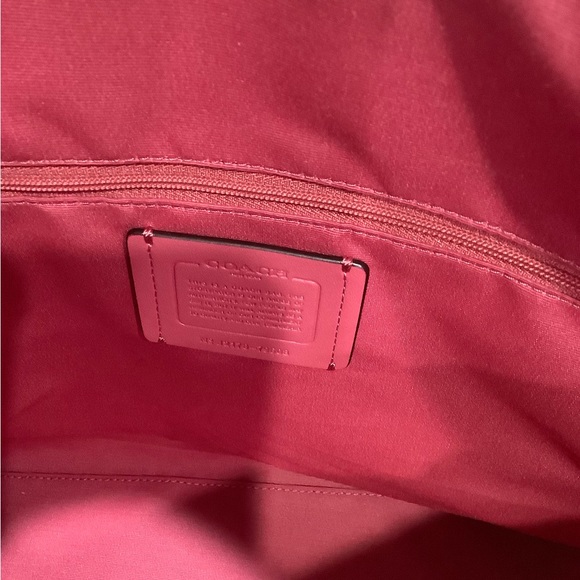 NEW COACH Gallery Tote 🍓Strawberry Haze - Picture 10 of 14